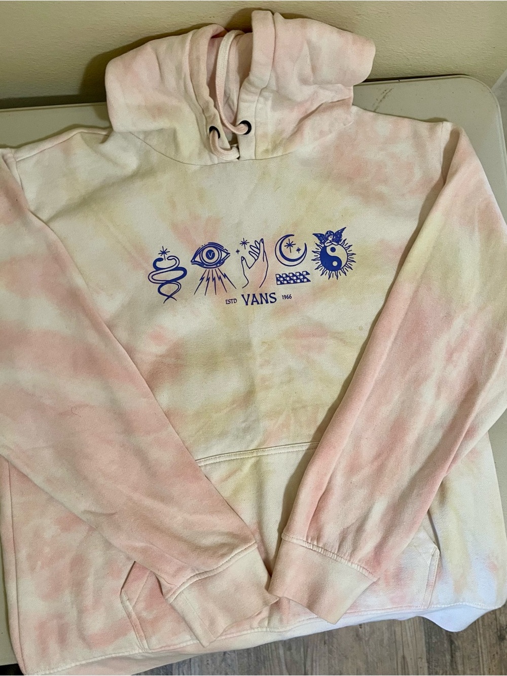 Vans women’s Mascy Daze pink and blue Tri Dye hoodie sz L